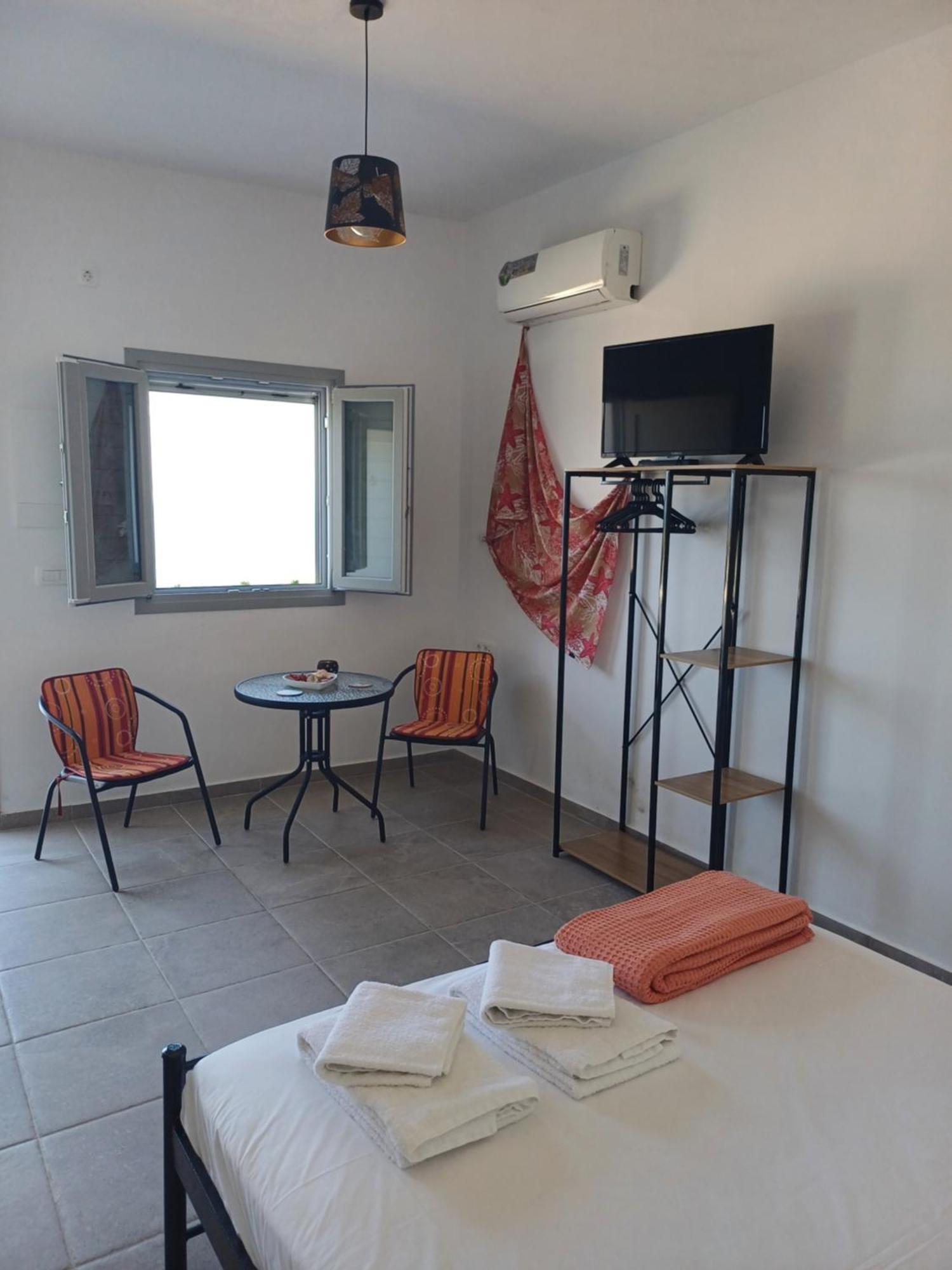 Apartamento 'Nektarios' Cycladic House With Sunrise And Sea View!! Oia  Exterior foto